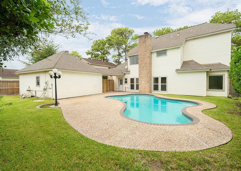 1st image of 10411 Great Plains Ln