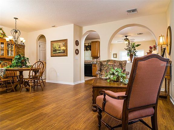 5th image of 2925 Birchcreek Dr