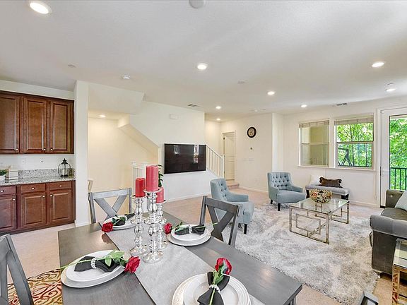 5th image of 2787 Montecito Vista Way