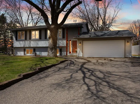 1535 Oakwood Dr, Shoreview, MN 55126