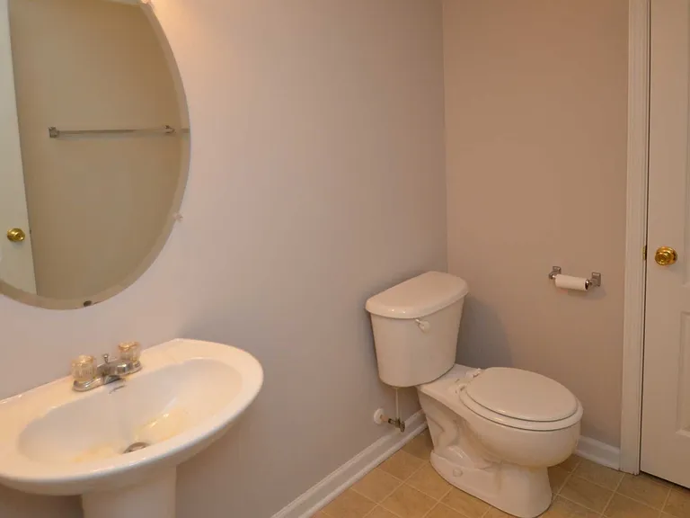 300 Wessex Rd — Photo 16