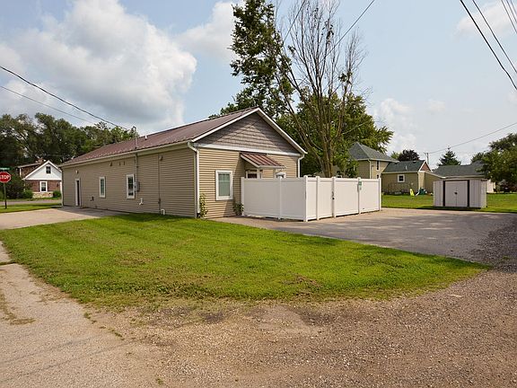 5th image of 1201 S Beaumont Rd
