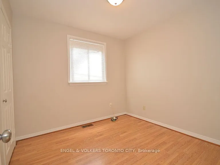158 Cherrywood Dr #UPPER — Photo 20