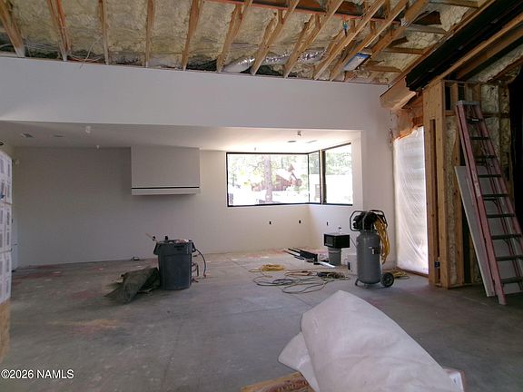 5th image of 2000 E Del Rae Dr