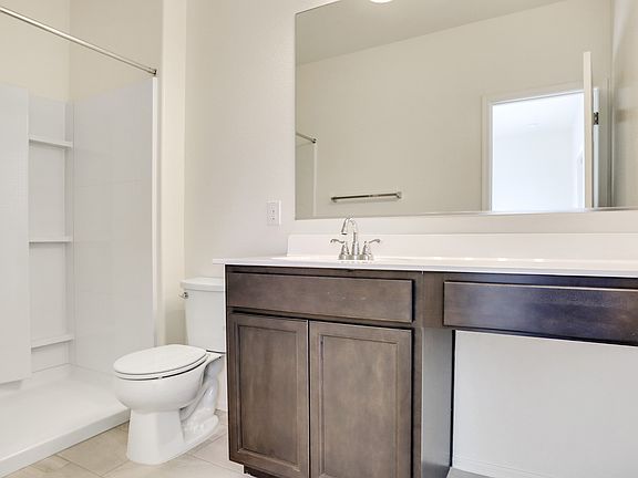 Tranquil owner s bath