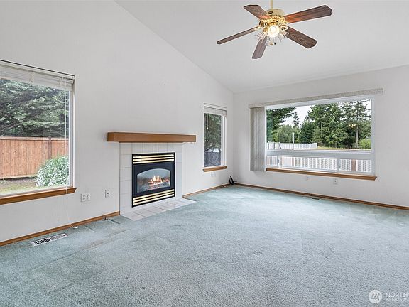 5th image of 10403 Meadowlark Court E