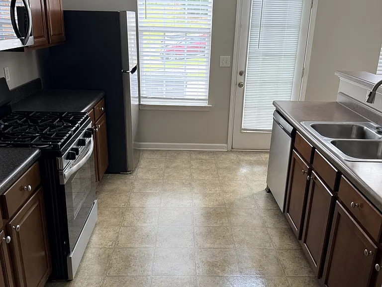 5361 Paramount View Way — Photo 15
