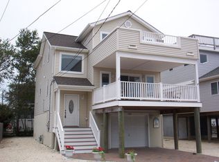 246 W 18th St, Ship Bottom, NJ 08008