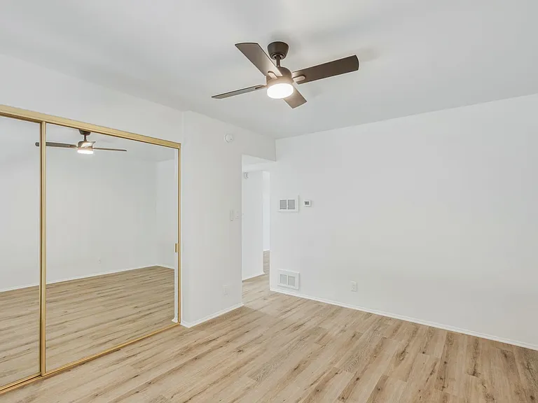 Montana Avenue Residences — Photo 16