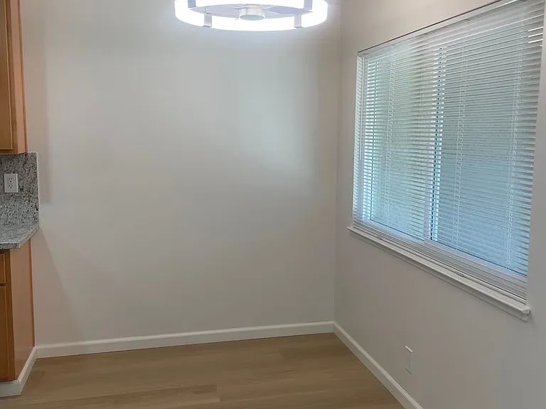 1122 Francisco Ave — Photo 2