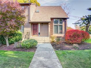 242 Mayfield Ave APT F, Cranston, RI 02920