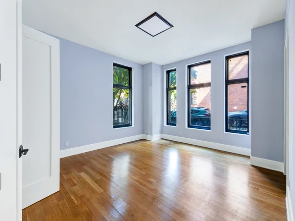 836 Carroll Street image 11 of 14