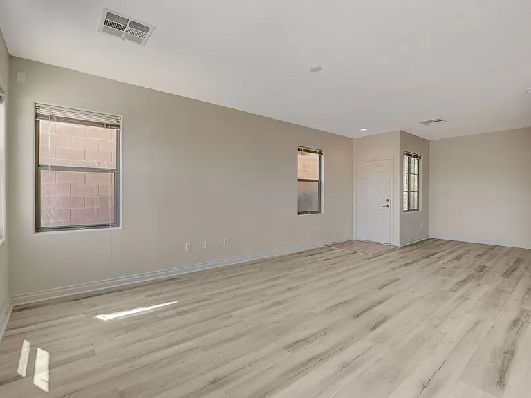 10649 Tuckermans Ave — Photo 6