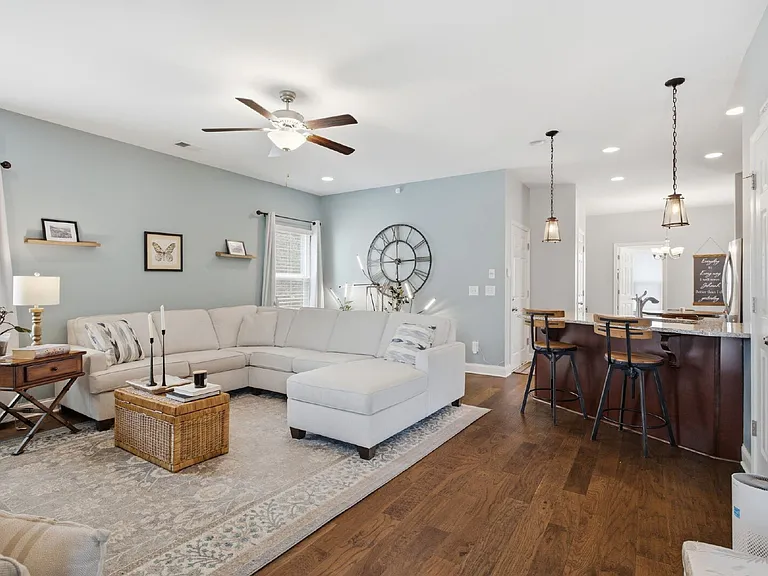 313 Cloverbrook Way — Photo 8
