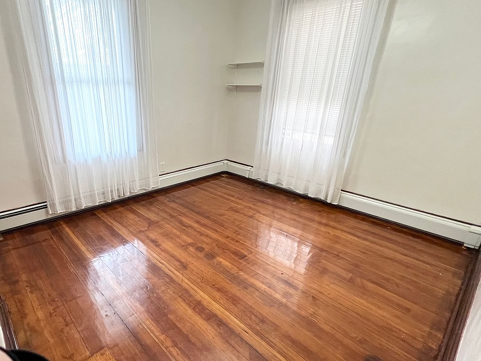 1st image of 17 Gayland St APT 1