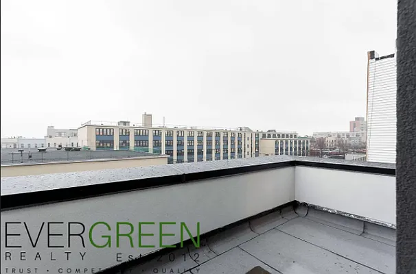 Rented by Greenrock Management | media 31