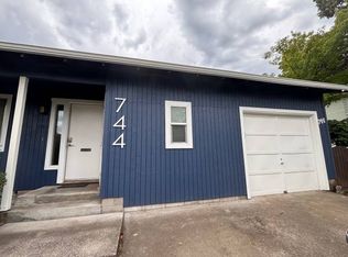 744 Iowa St, Ashland, OR 97520