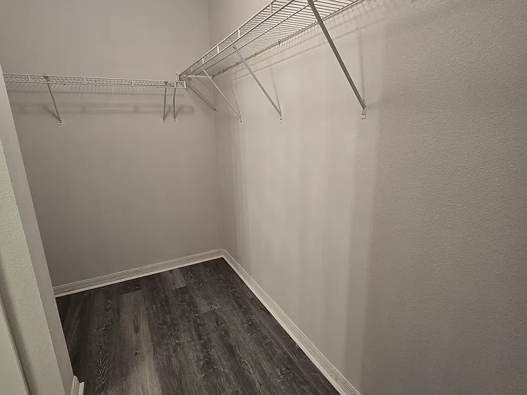 11010 Whitecap Dr — Photo 2