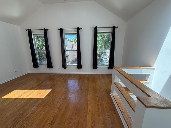2nd image of 925 S Carpenter St APT 2F