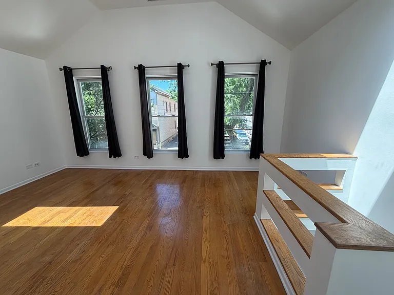 925 S Carpenter St #2F — Photo 2