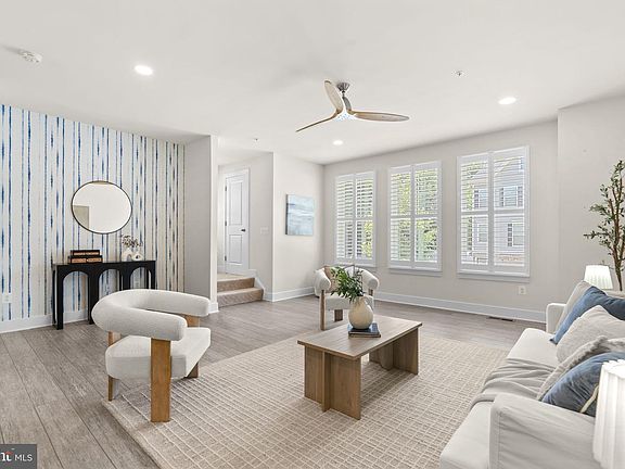 5th image of 1203 Hickory Hill Cir