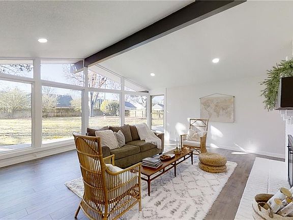 4th image of 2710 W Patti Ln