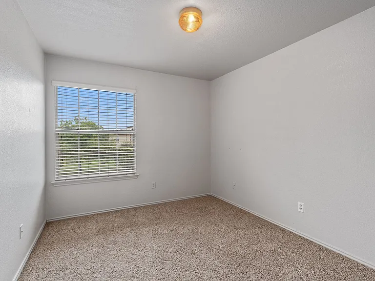 12921 White House St — Photo 20