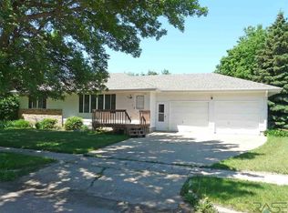 329 N Walnut Ave, Parker, SD 57053