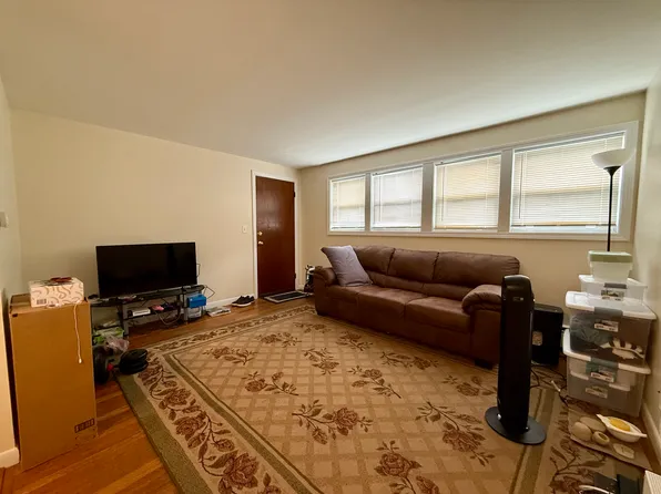 15 Lawrence St APT 1, Waltham, MA 02451