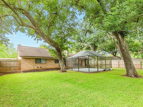 5th image of 224 Banyan St