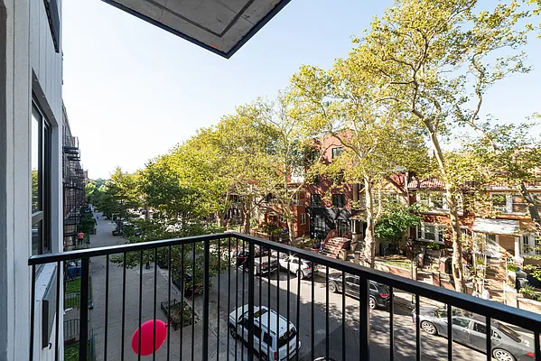 Rented by Joel Scharf, LREB | media 21