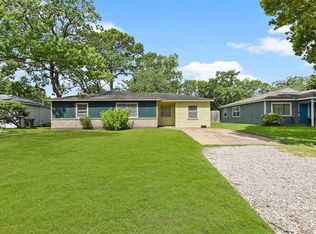 1217 Natchez Dr, Texas City, TX 77591