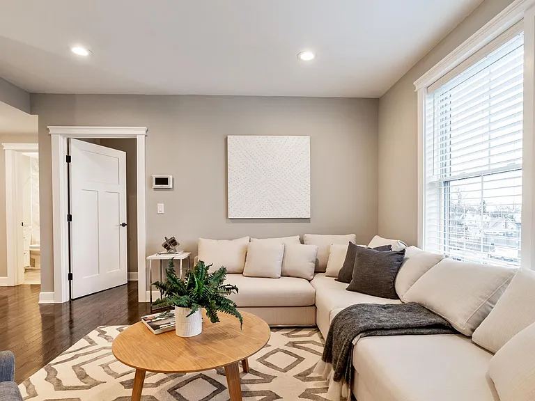 312 Spring St #402 — Photo 15