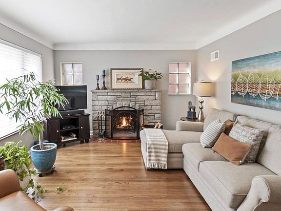 Stunning wood floors!