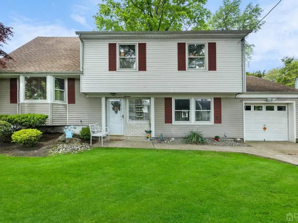 14 Meyer Rd, Edison, NJ 08817