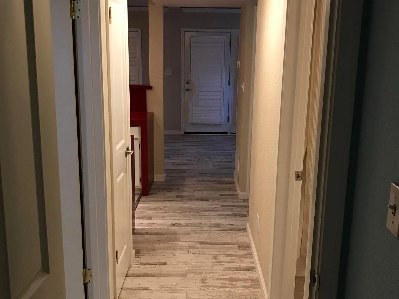 2 bed, 850 sqft, $2,000 — Photo 2