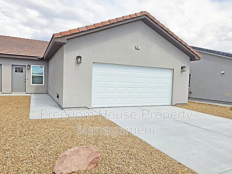 1701 Sycamore Ave #A — Photo 5