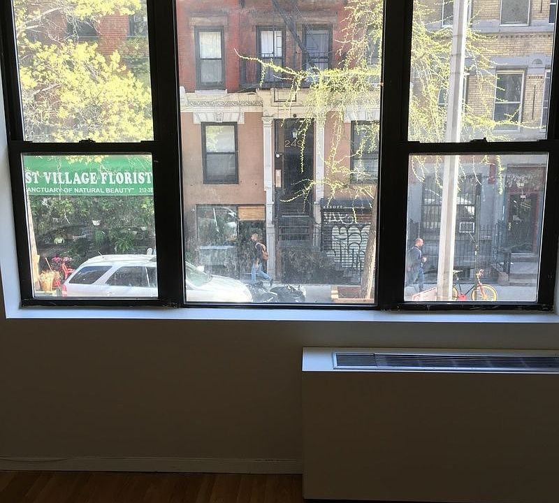 1st image of 254 E 10th St APT 2a