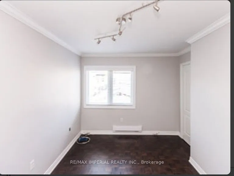 714R Dufferin St — Photo 5