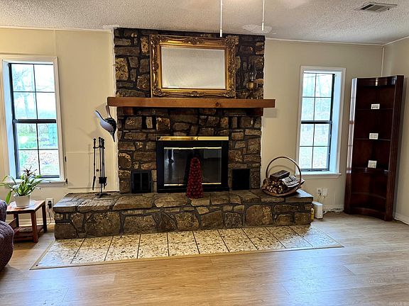 4th image of 49 Valley Rd