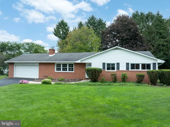 1242 Edward St, State College, PA 16801