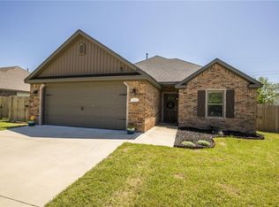 451 Lucian Ln, Springdale, AR 72764
