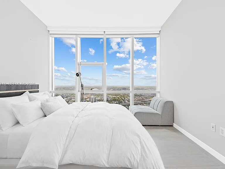 851 NE 1st Ave #Penthouse 5402 — Photo 22