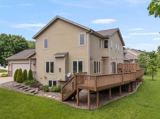 405 Century Oak Dr, Waukesha, WI 53188