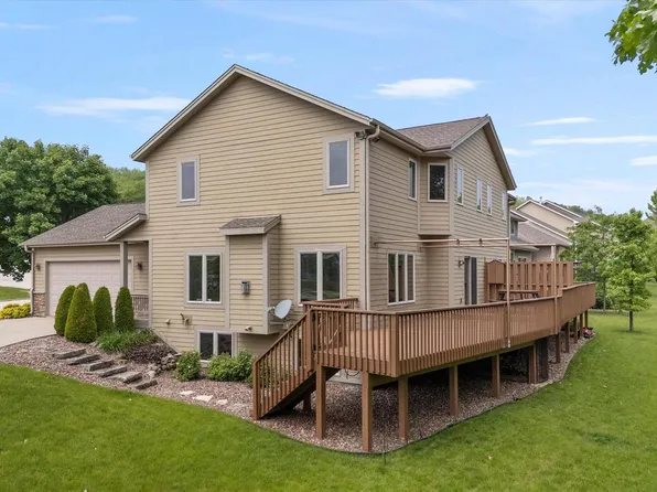 405 Century Oak DRIVE, Waukesha, WI 53188