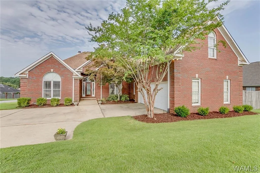 4 bed, 3070 sqft, $3,000 — Photo 1