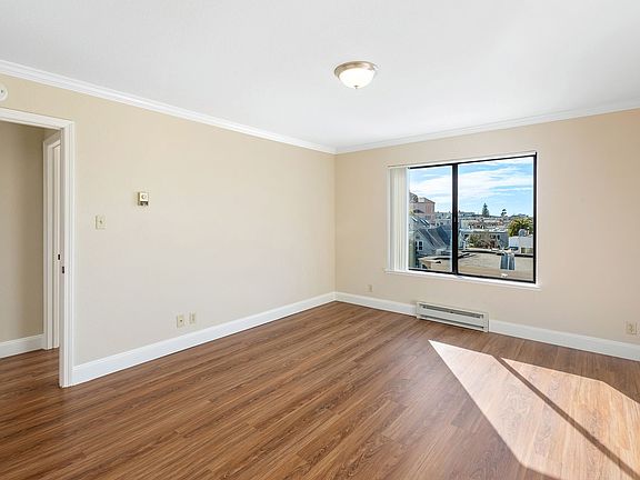4th image of 925 Irving St APT 303