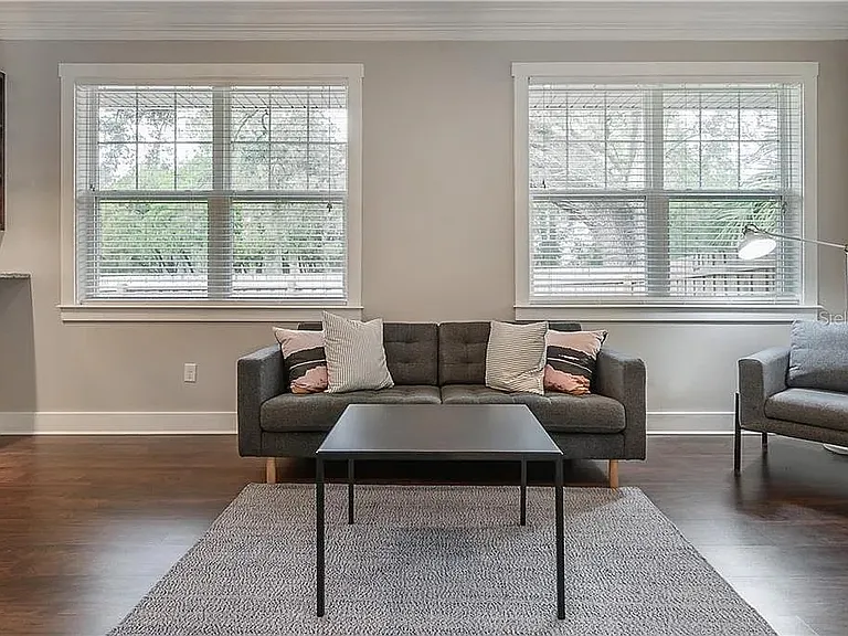 308 W Woodlawn Ave — Photo 7