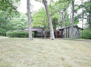 991 Masonridge Rd, Saint Louis, MO 63141