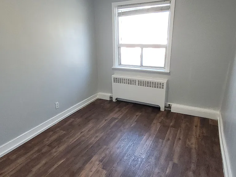 170 Holborne Ave #2 — Photo 6